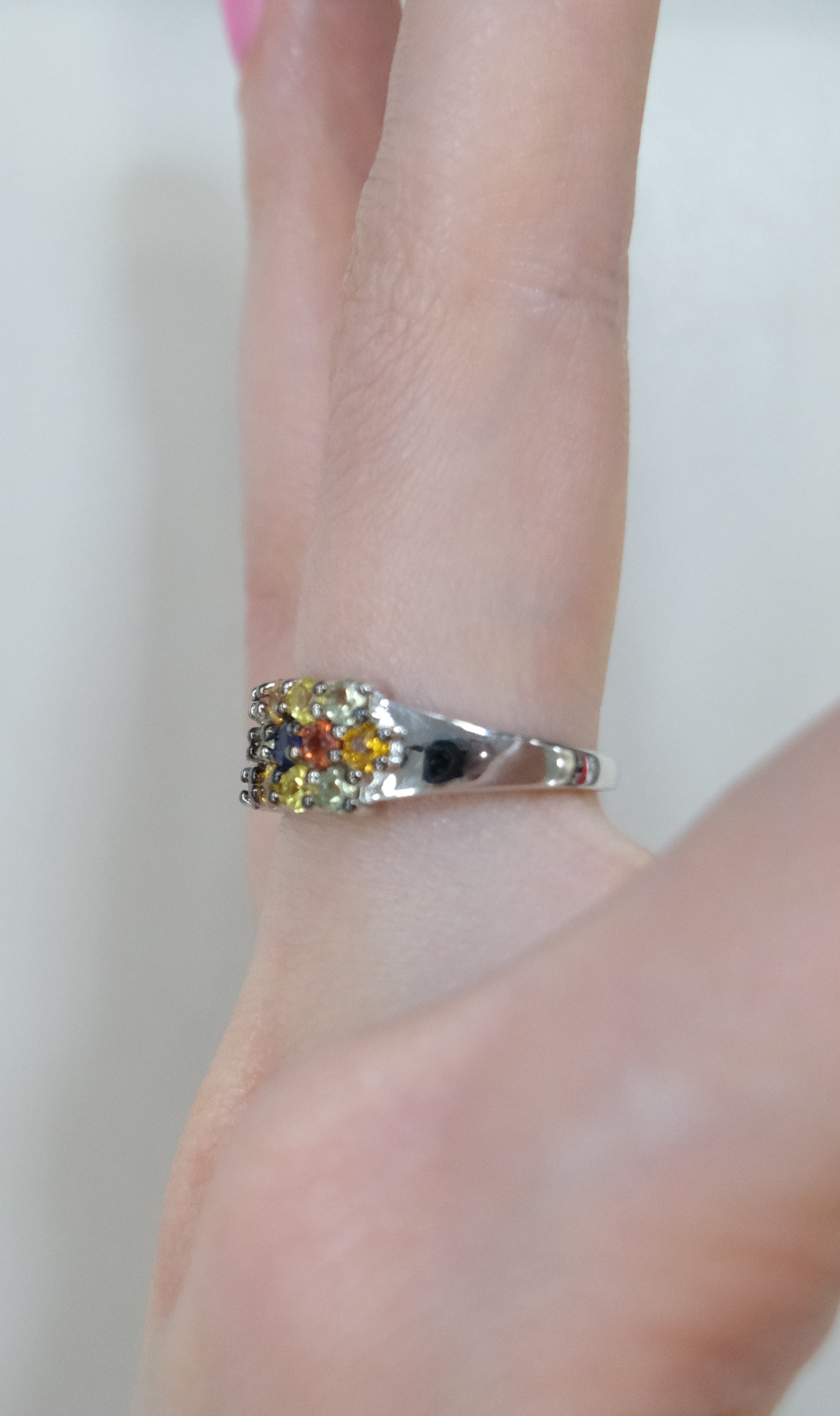 Серебряное кольцо с мультисапфирами
